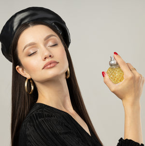 Los errores más comunes al aplicar perfume (y cómo evitarlos)